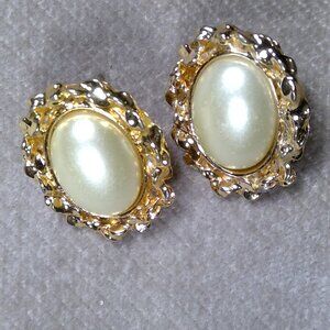 Gold color cream pearl like stone earrings pair